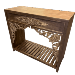 Alternative view of Consola Fenny