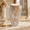 Exhibidor Collares Madera 2 IMG 5552 contexto
